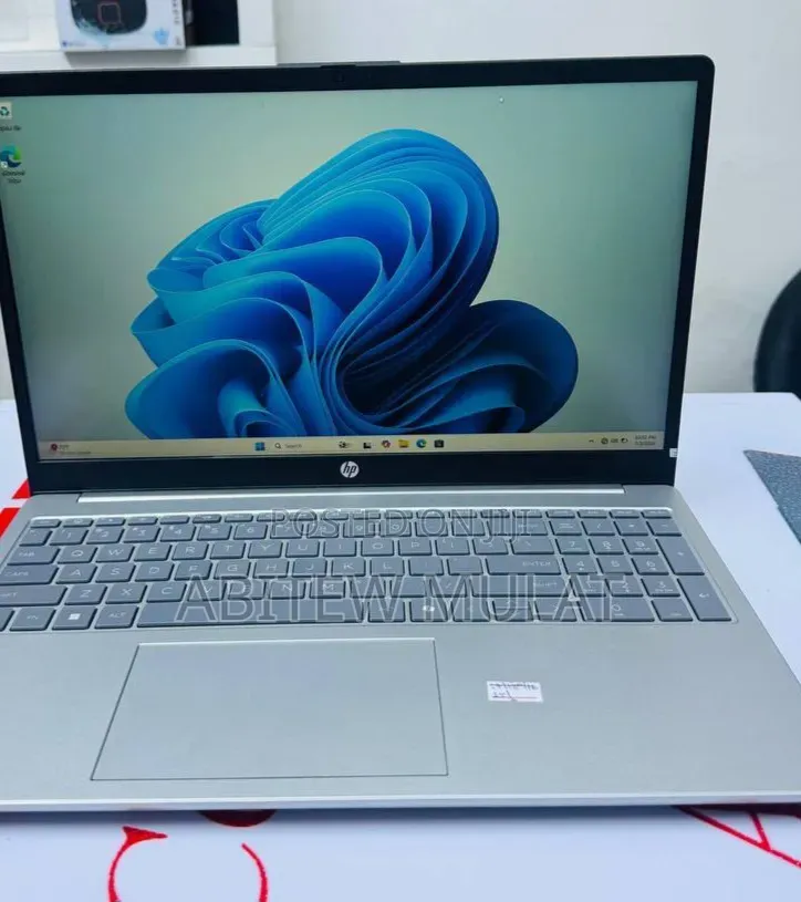 New Laptop HP Stream Notebook 16GB Intel Core i7 SSD 1T