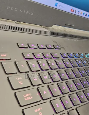 New Laptop Asus ROG Strix SCAR 17 16GB AMD Ryzen 7 SSD 1T