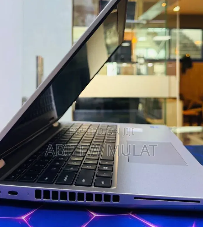 New Laptop Dell Precision 3581 16GB Intel Core i7 SSD 1T