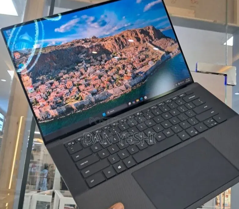 New Laptop Dell Precision 5560 16GB Intel Core i7 SSD 512GB