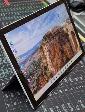 New Laptop Microsoft Surface 16GB Intel Core i7 SSD 512GB