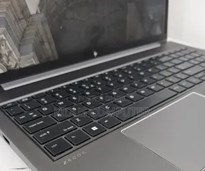 New Laptop HP ZBook Firefly G9 16GB Intel Core i7 SSD 1T