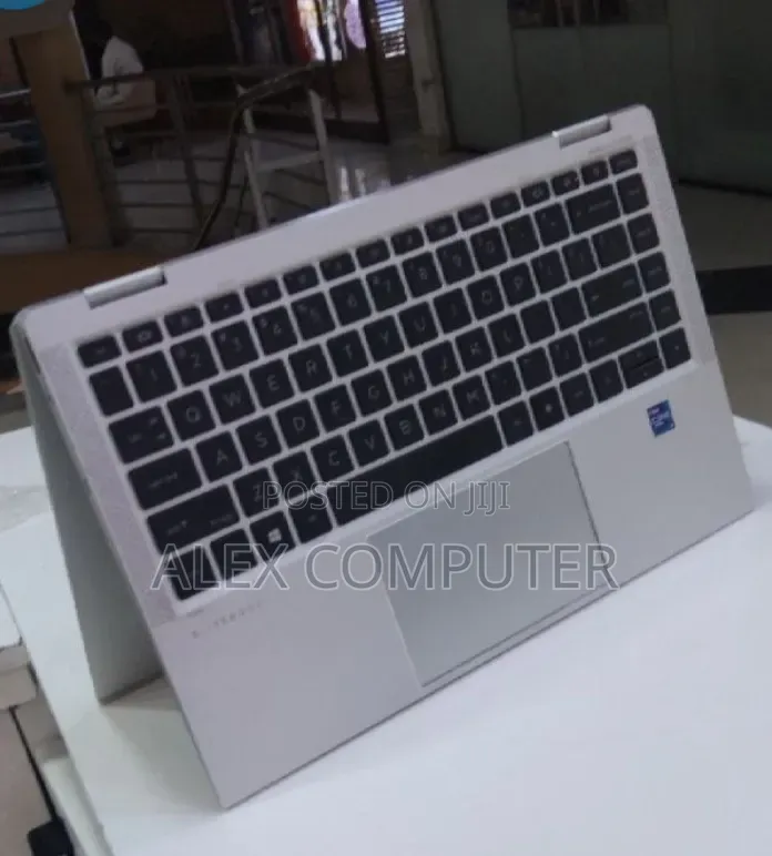 New Laptop HP EliteBook 1040 G8 16GB Intel Core i7 SSD 512GB
