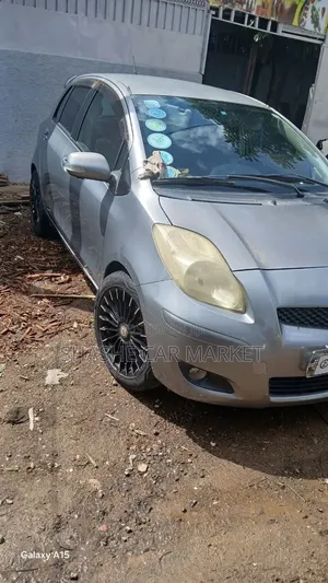 Toyota Yaris 2009 Gray