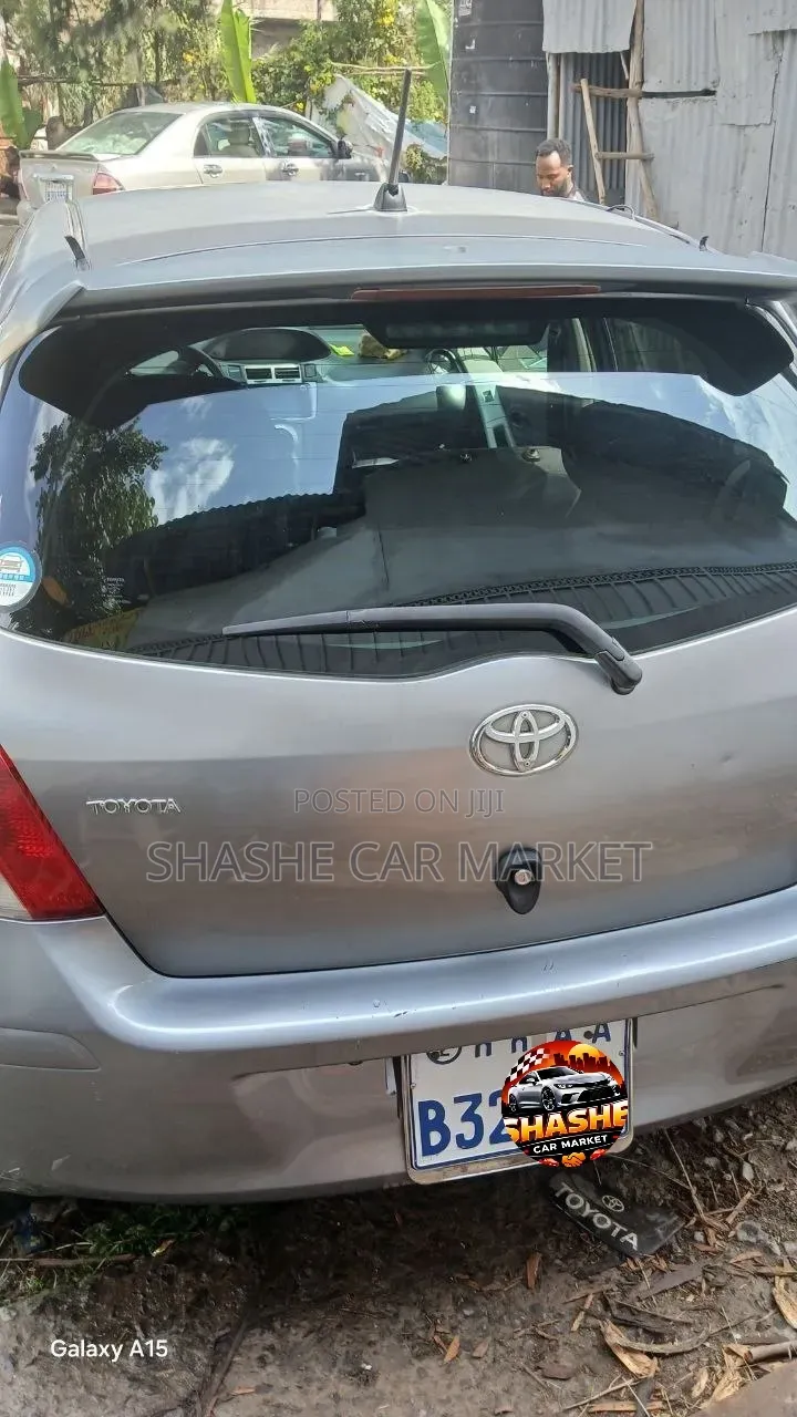 Toyota Yaris 2009 Gray