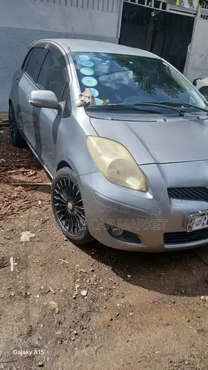Toyota Yaris 2009 Gray