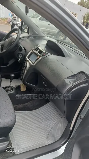 Toyota Yaris 2009 Gray