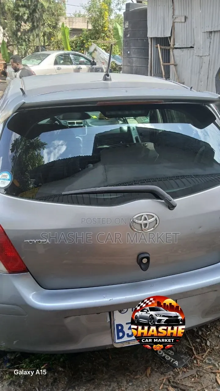Toyota Yaris 2009 Gray