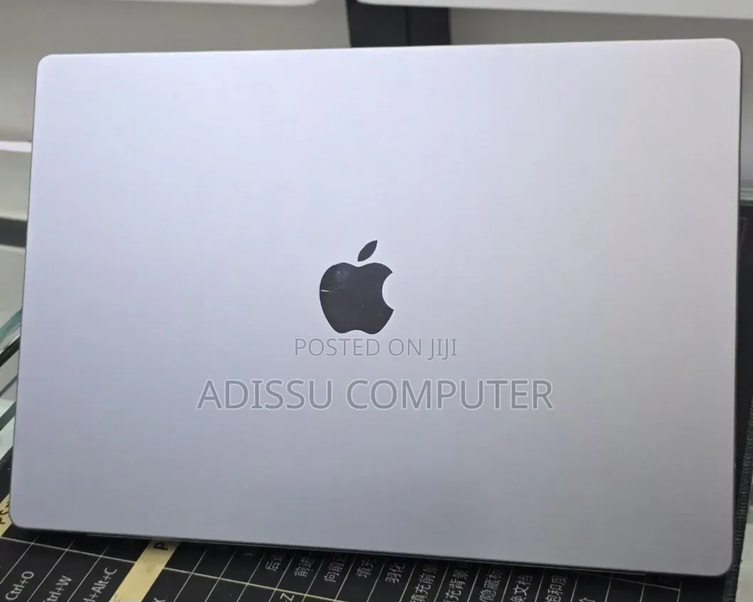 New Laptop Apple MacBook Pro 2019 32GB Apple M1 SSD 1T