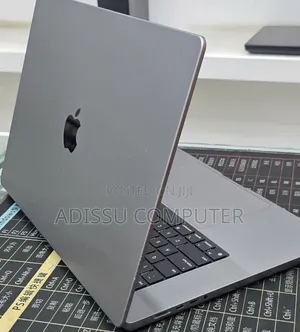 New Laptop Apple MacBook Pro 2019 32GB Apple M1 SSD 1T