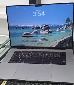New Laptop Apple MacBook Pro 2019 32GB Apple M1 SSD 1T