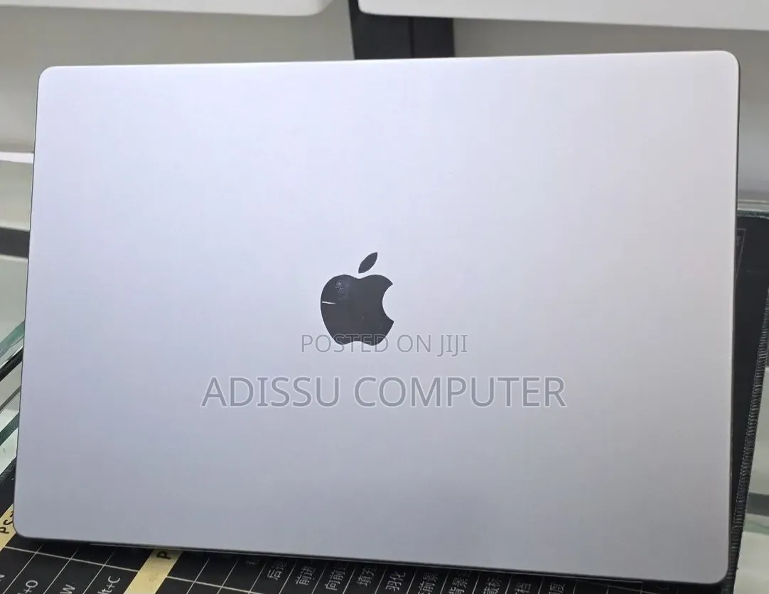New Laptop Apple MacBook Pro 2019 32GB Apple M1 SSD 1T