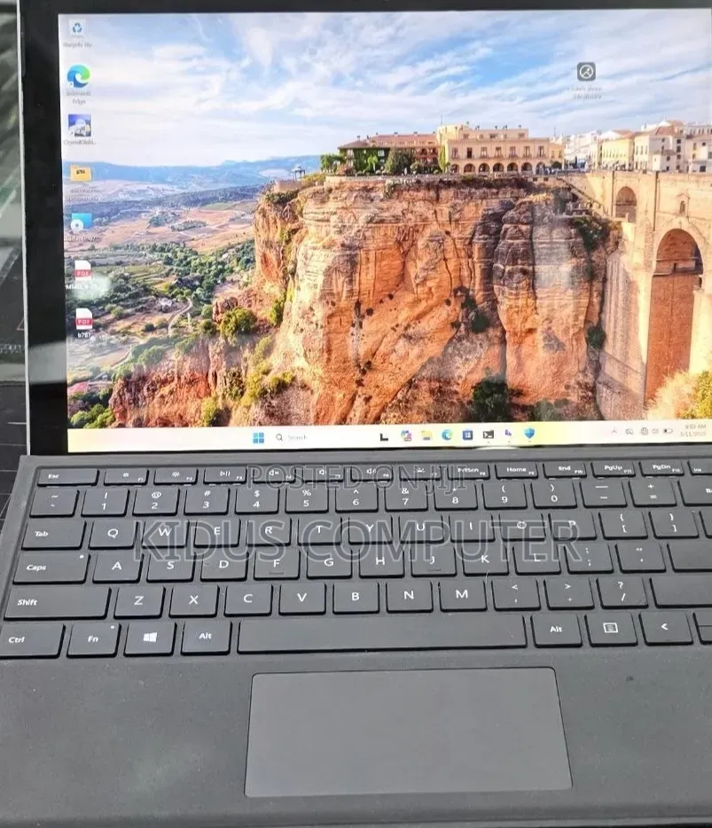 New Laptop Microsoft Surface 16GB Intel Core i7 SSD 512GB
