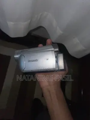 Panasonic PV-GS29 Mini DV Camcorder
