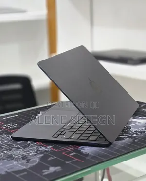 New Laptop Apple MacBook Air 2022 M2 8GB Apple M2 SSD 256GB