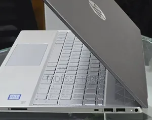 New Laptop HP Pavilion 14 8GB Intel Core i5 SSD 256GB