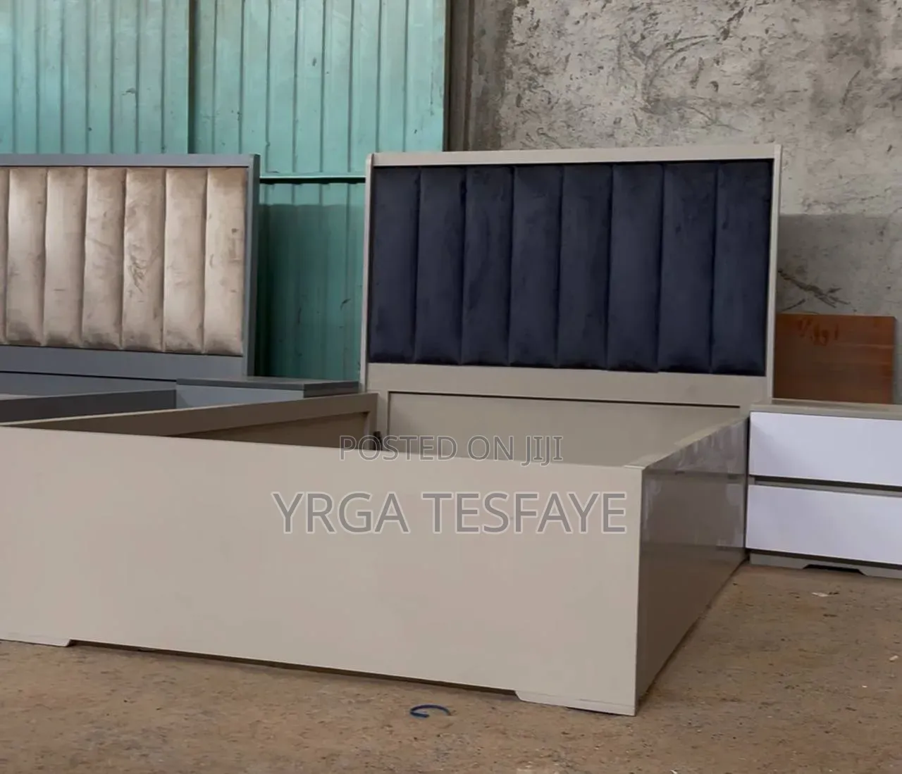 1:50x Modern Bed (ዘመናዊ አልጋ