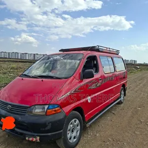 Toyota HiAce 2006 Red