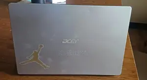 Laptop Acer Swift 4GB Intel Pentium SSD 128GB