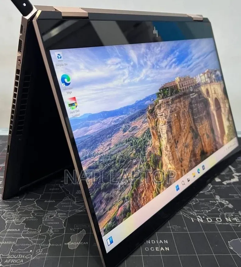 New Laptop HP Spectra 13 16GB Intel Core i7 SSD 512GB