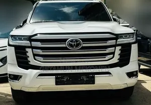 Toyota Land Cruiser 2024 White