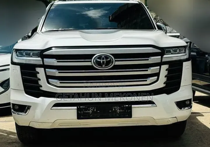 Toyota Land Cruiser 2024 White