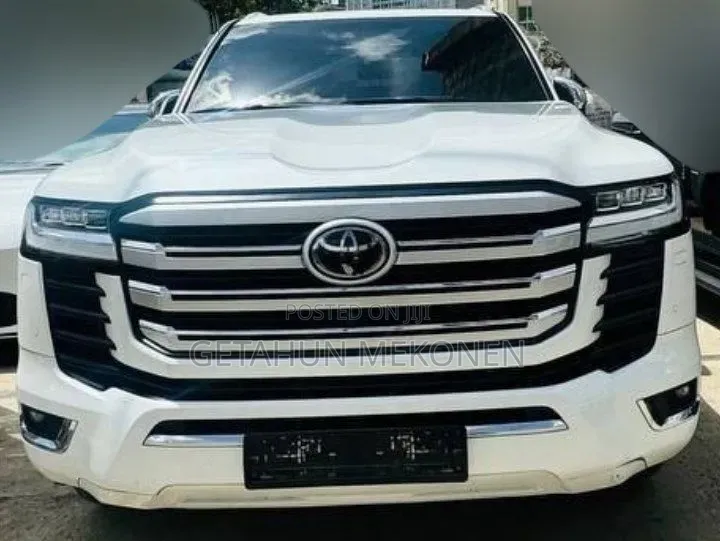 Toyota Land Cruiser 2024 White