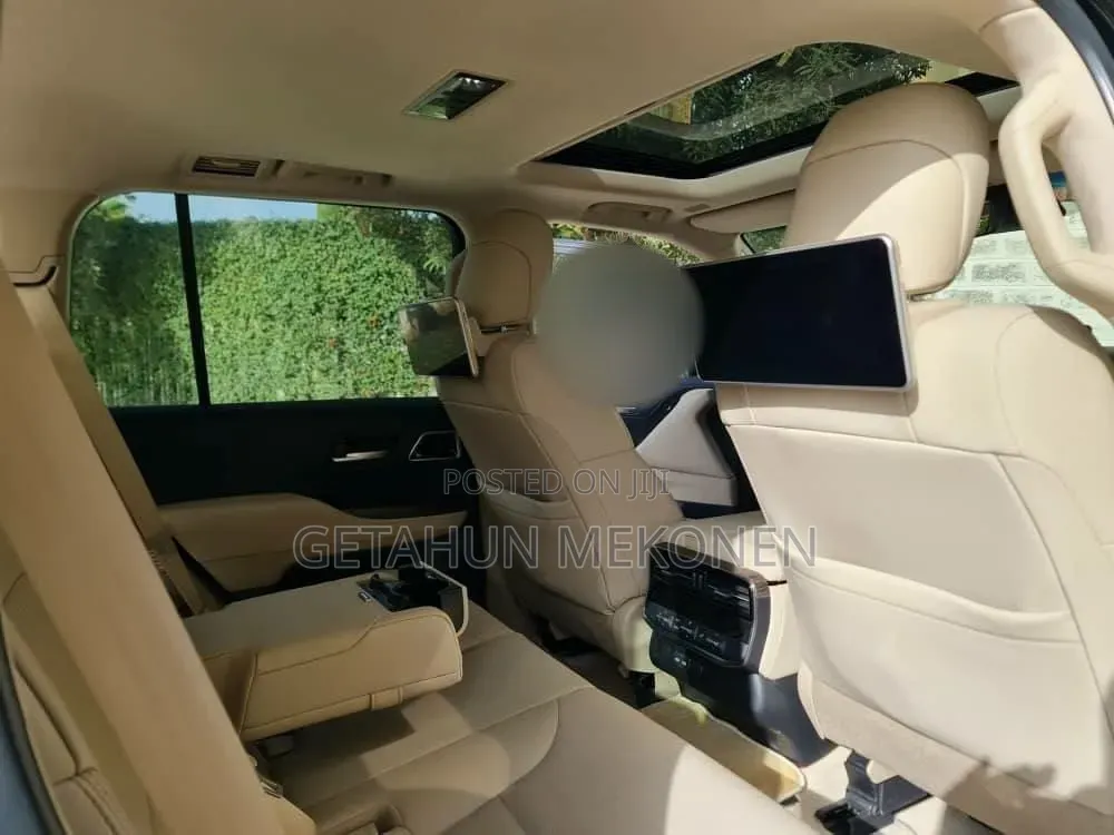 Toyota Land Cruiser 2024 White