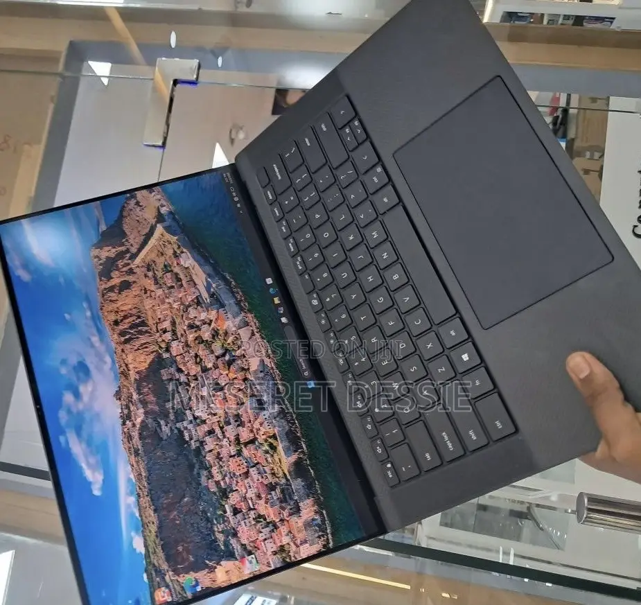 New Laptop Dell Precision 5560 16GB Intel Core i7 SSD 512GB