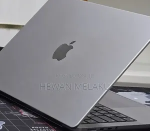 New Laptop Apple MacBook Pro 2021 M1 32GB Apple M1 Pro SSD 512GB