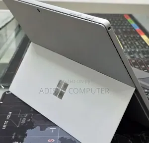 New Laptop Microsoft Surface 16GB Intel Core i7 SSD 512GB