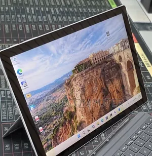 New Laptop Microsoft Surface 16GB Intel Core i7 SSD 512GB