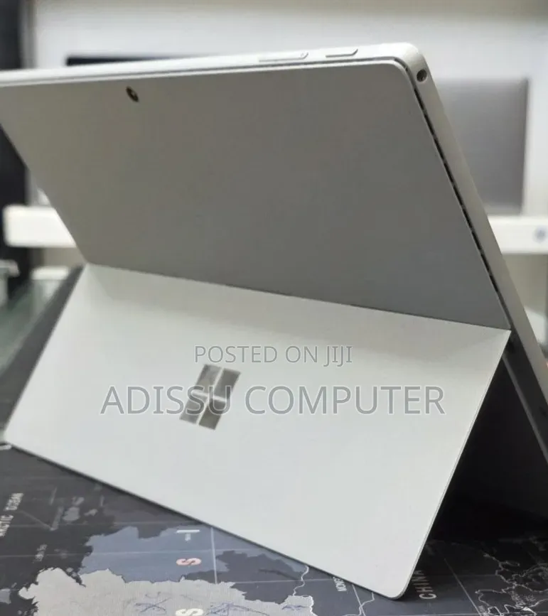 New Laptop Microsoft Surface 16GB Intel Core i7 SSD 512GB