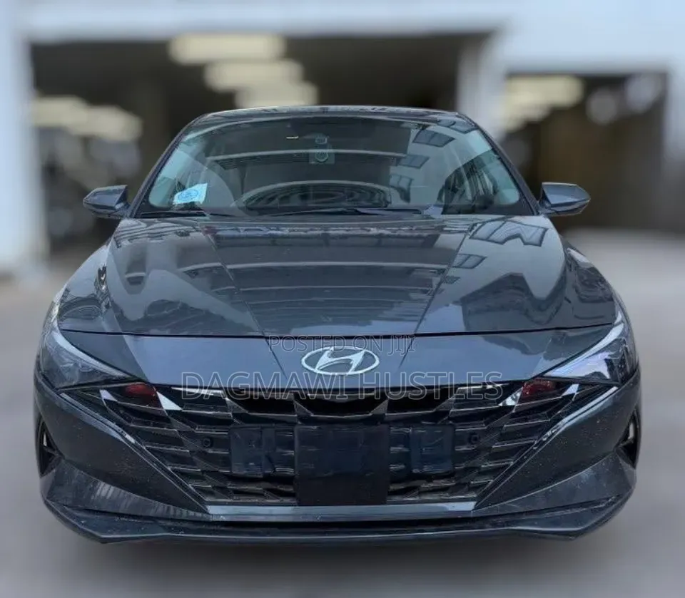 Hyundai Avante 2021 Green