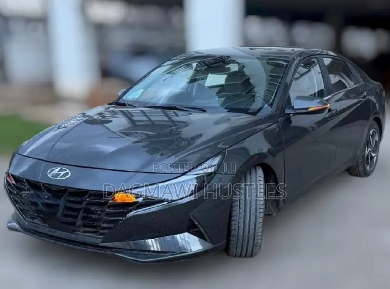 Hyundai Avante 2021 Green