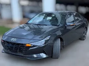 Hyundai Avante 2021 Green