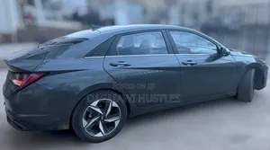 Hyundai Avante 2021 Green