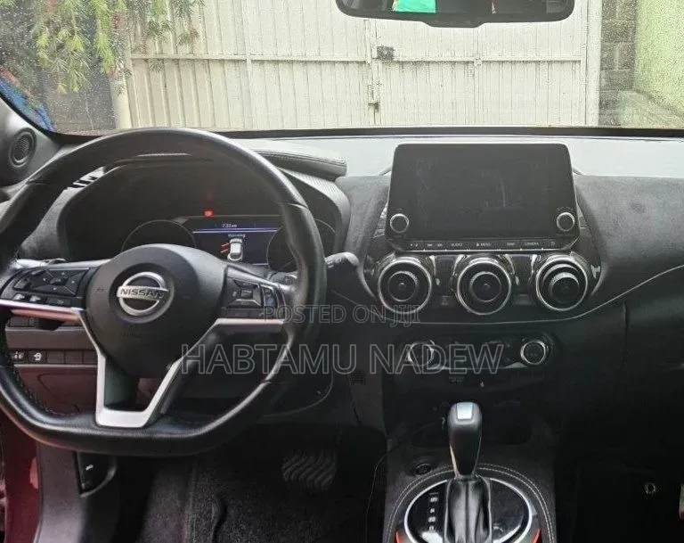 Nissan Juke 2021 Red
