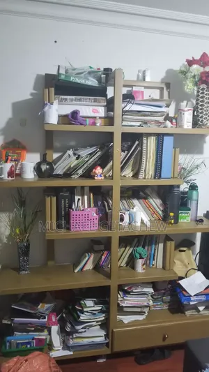 Wooden Shelf for Ur Books
