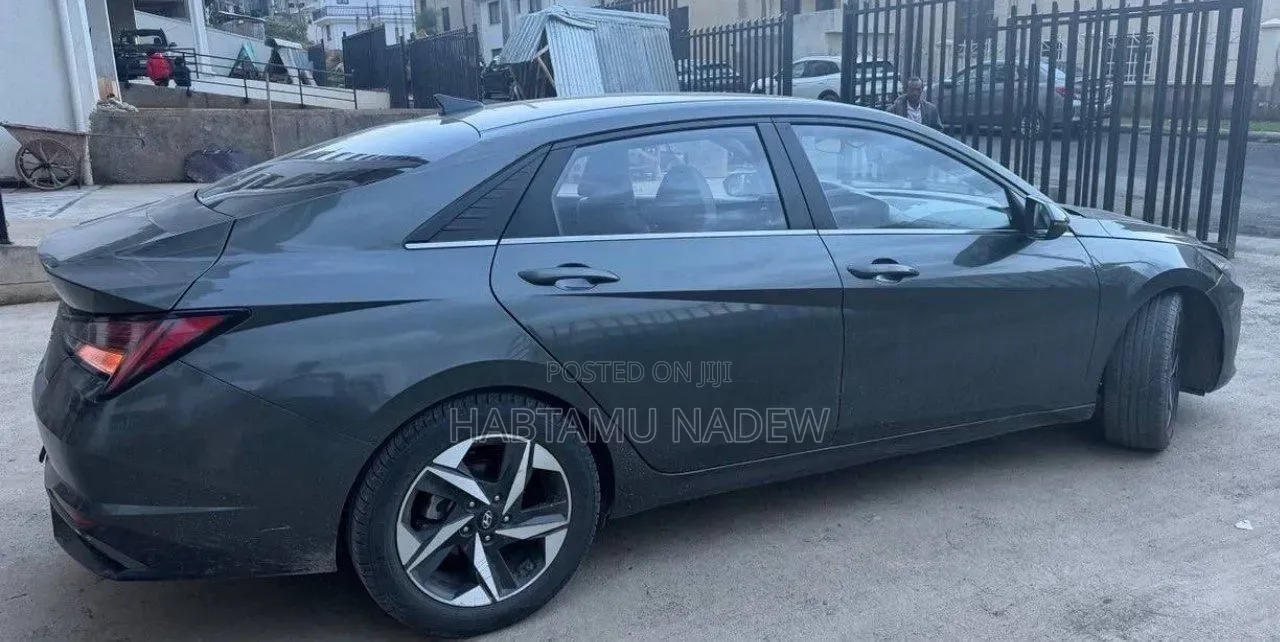 Hyundai Avante 2021 Gray