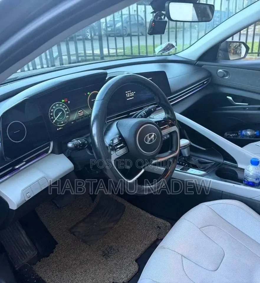 Hyundai Avante 2021 Gray