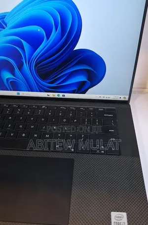 New Laptop Dell XPS 15 16GB Intel Core i7 SSD 512GB