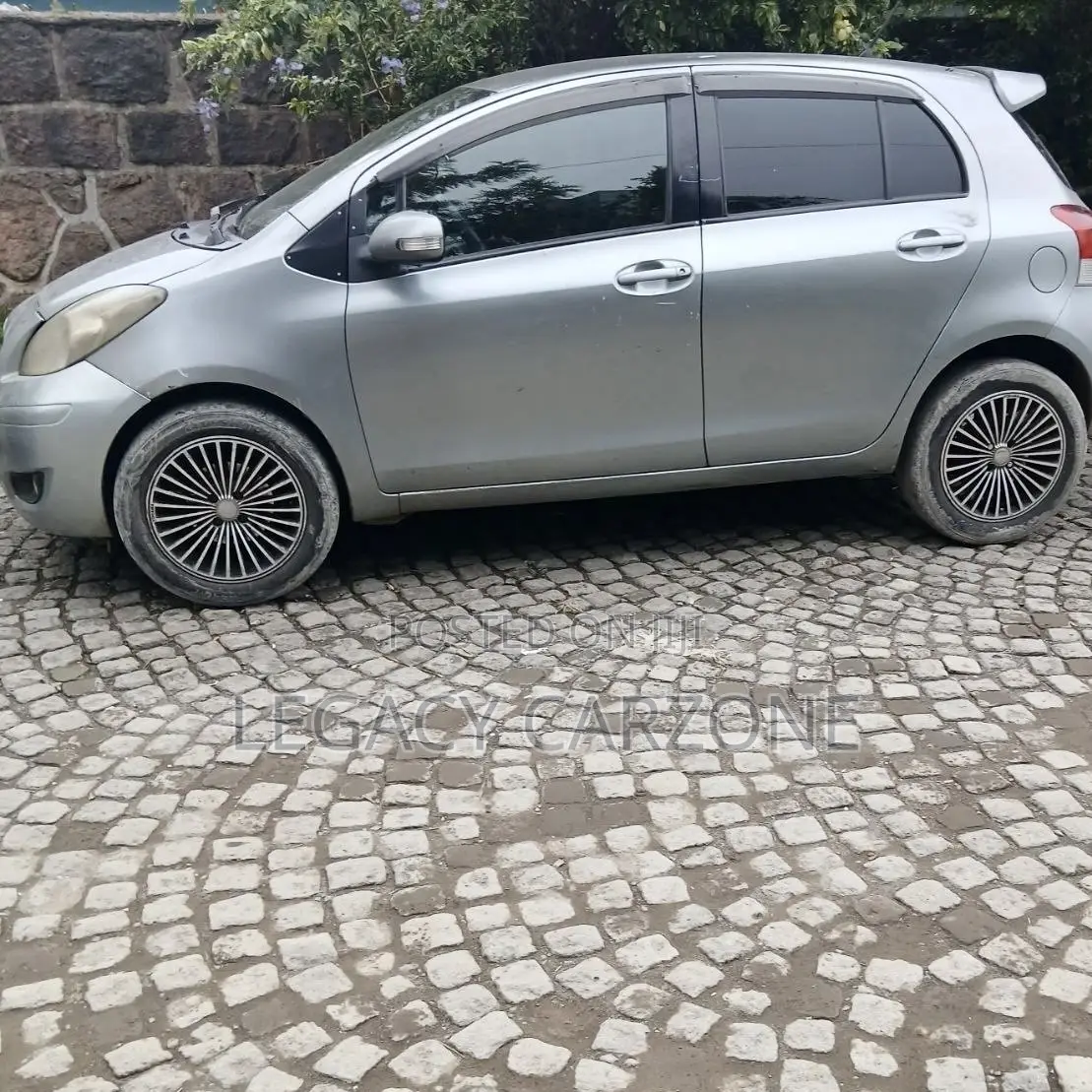 Toyota Yaris 2010 Silver