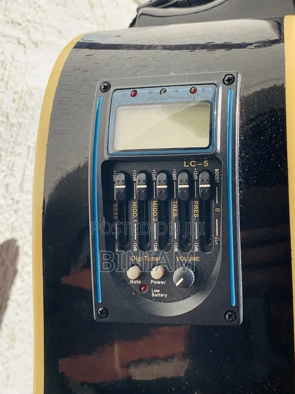 Yamaha Acoustic Box Guitar