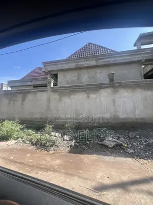 Furnished 4bdrm House in Villa, Bole for sale