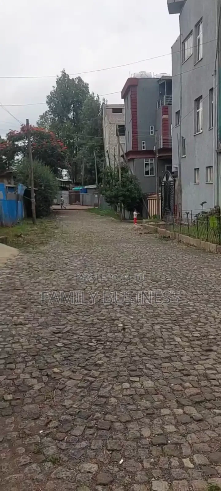 3bdrm House in Akaky Kaliti for sale