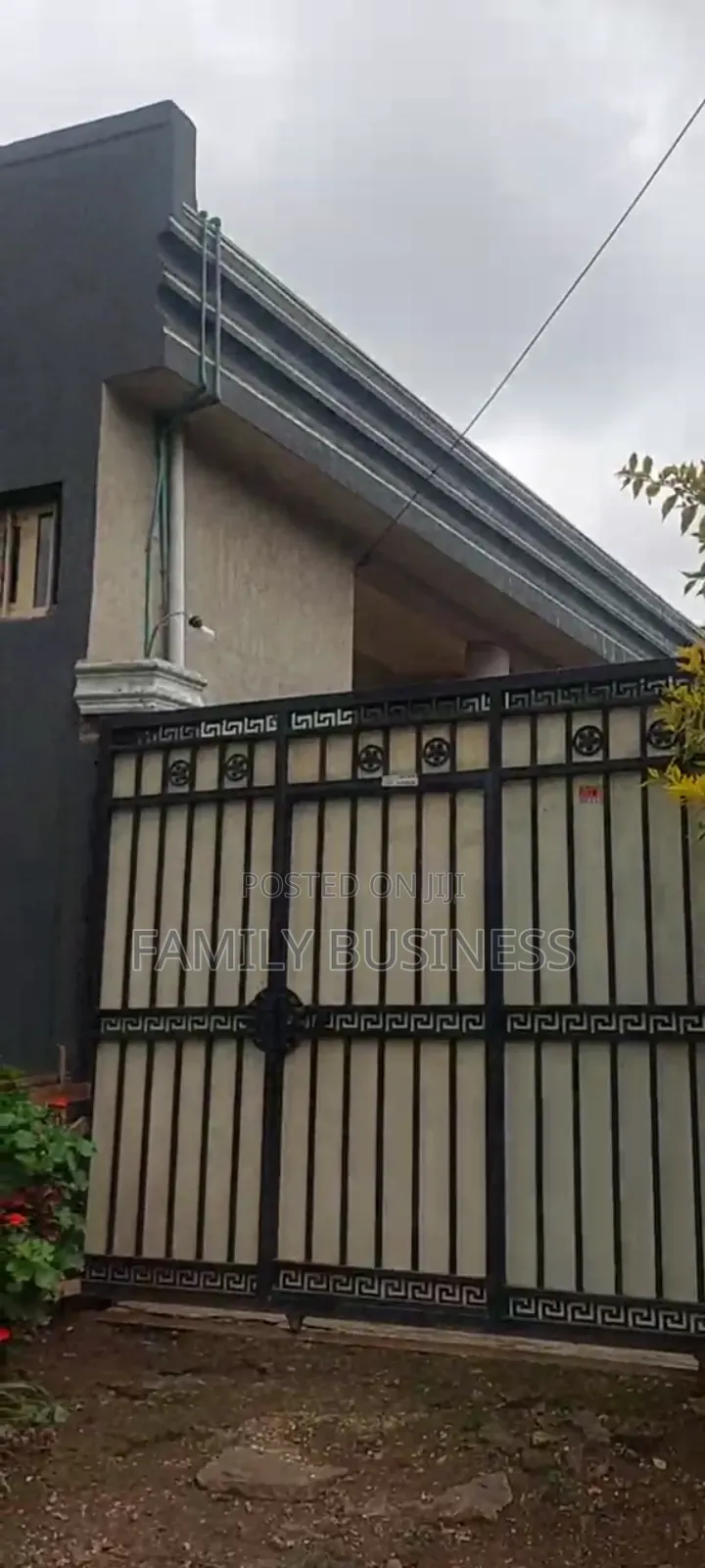 3bdrm House in Akaky Kaliti for sale