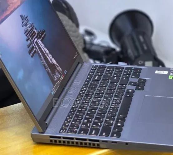 New Laptop Lenovo Legion 5 16GB AMD Ryzen 7 SSD 1T