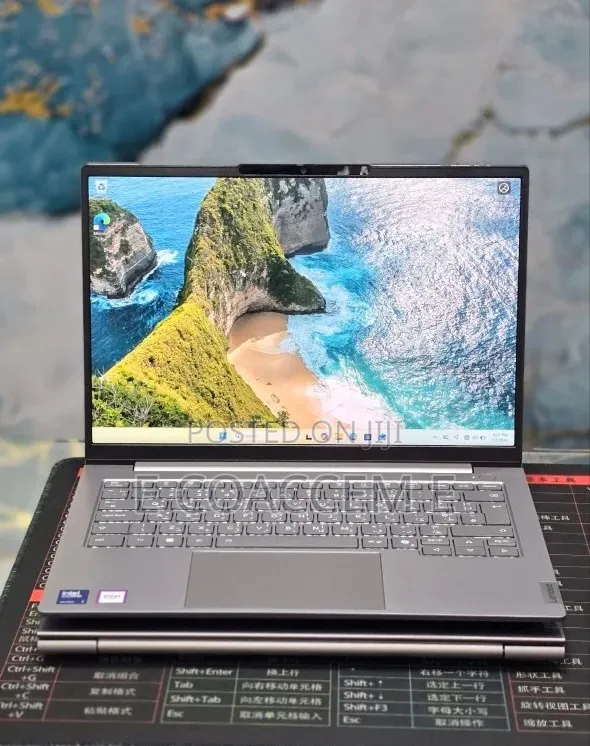 New Laptop Lenovo 16GB Intel Core Ultra 7 SSD 512GB