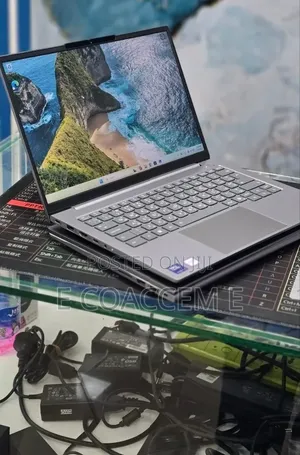 New Laptop Lenovo 16GB Intel Core Ultra 7 SSD 512GB